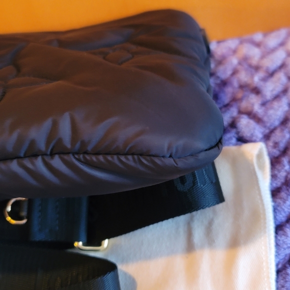 Louis Vuitton Maxi Pillow Multi Pochette Accessories Black Monogram Econyl - Picture 14 of 16